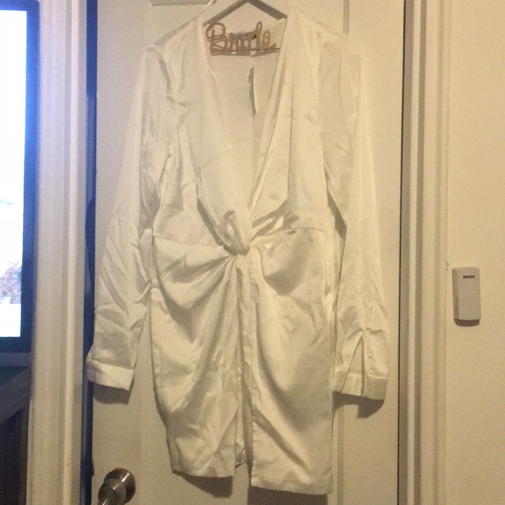 White brand new dress from fashion nova!!!!! Sexy!